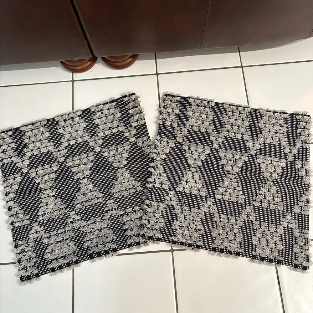 Ikea ANNAMETTE Set Of 2 Throw Pillow Covers 20x20